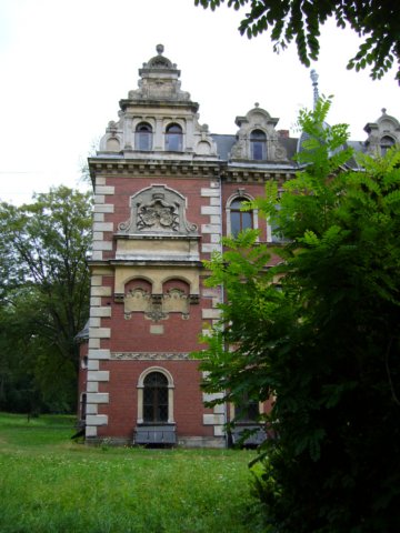 schlossaussen032.jpg